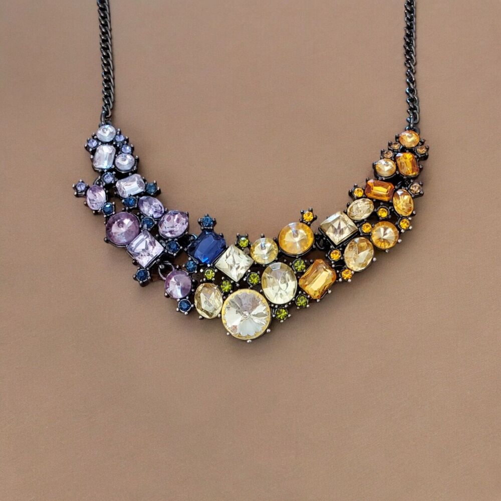 Vivi Love Crystal Statement Necklace Multicolor